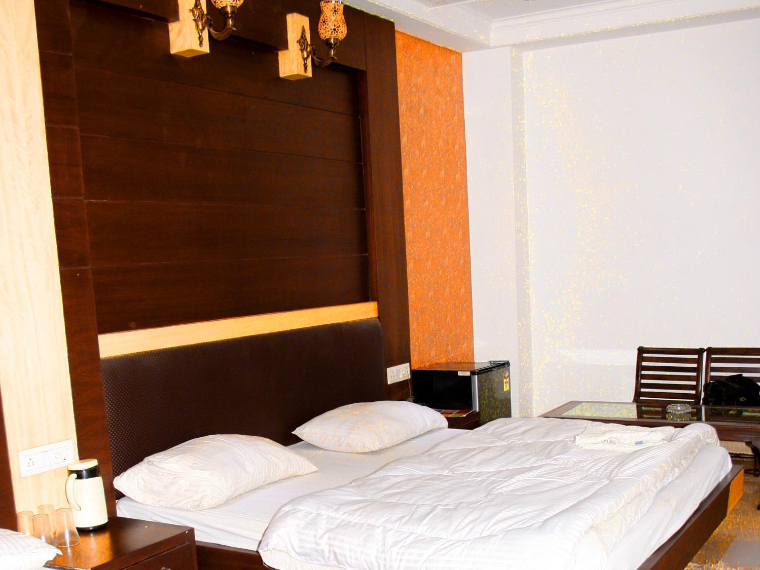 Capital O 6408 Hotel Delhi Heart Нью-Делі Екстер'єр фото