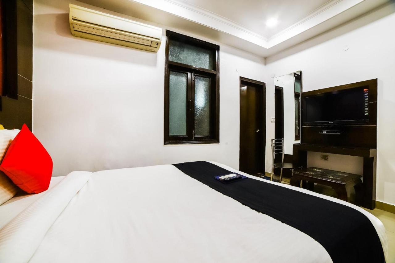 Capital O 6408 Hotel Delhi Heart Нью-Делі Екстер'єр фото