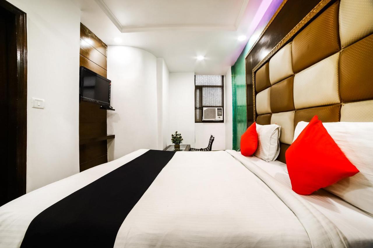 Capital O 6408 Hotel Delhi Heart Нью-Делі Екстер'єр фото