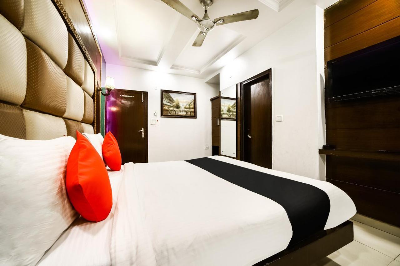 Capital O 6408 Hotel Delhi Heart Нью-Делі Номер фото